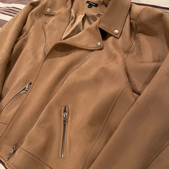 Torrid Tan Faux Suede Moto Jacket Plus Size 6X - Picture 4 of 12